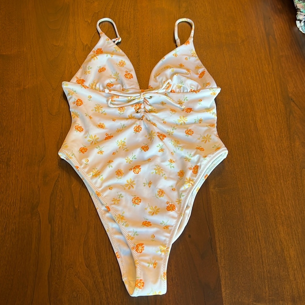 LA Hearts by Pacsun one piece bathing suit
